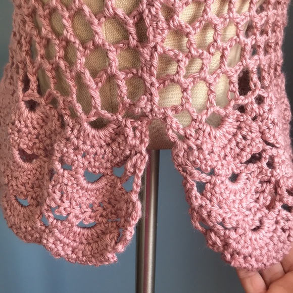 Dusty rose crocheted spaghetti straps scalloped edges pull over top size L boho - Picture 8 of 12